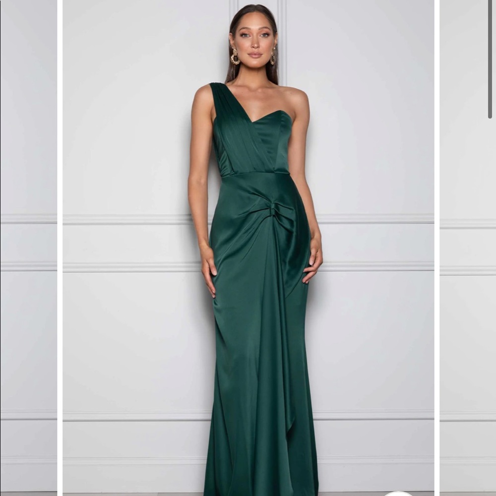 Beautiful elle zeitoune Becca forest green gown in AUS size 10 and US size 6